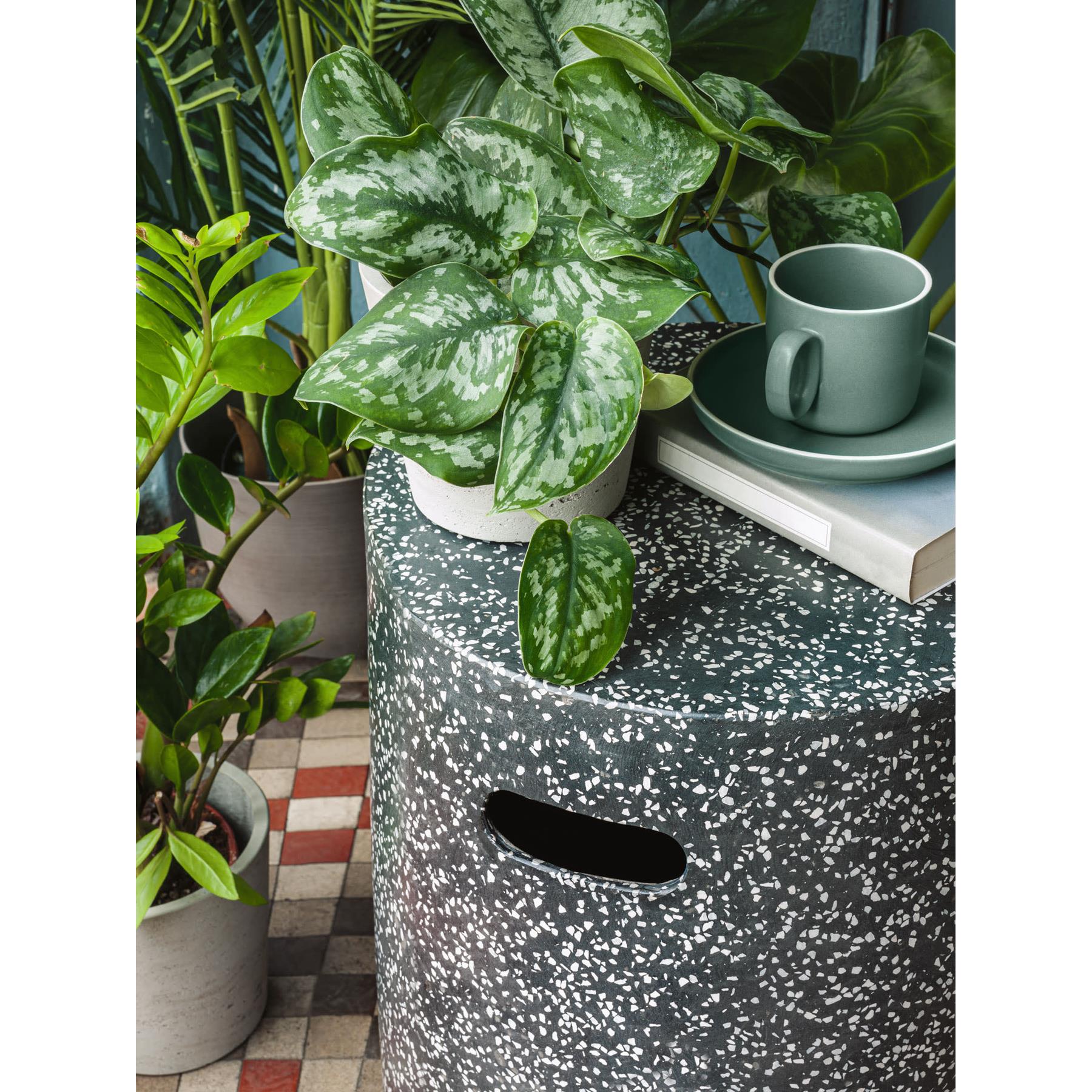 Kave Home - Jenell kruk zwart terrazzo Ø 35 cm