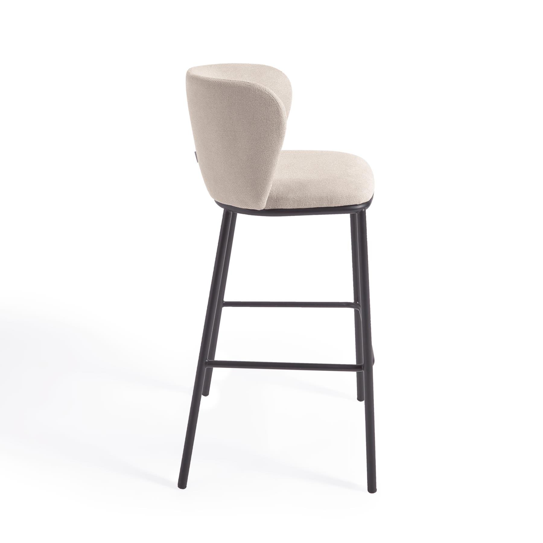 Kave Home - Ciselia kruk beige chenille en zwarte stalen poten  hoogte