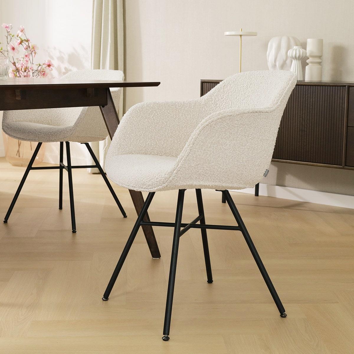 Nolon Noa-Mare Eetkamerstoel Bouclé Beige - Armleuning - Zwarte Poten
