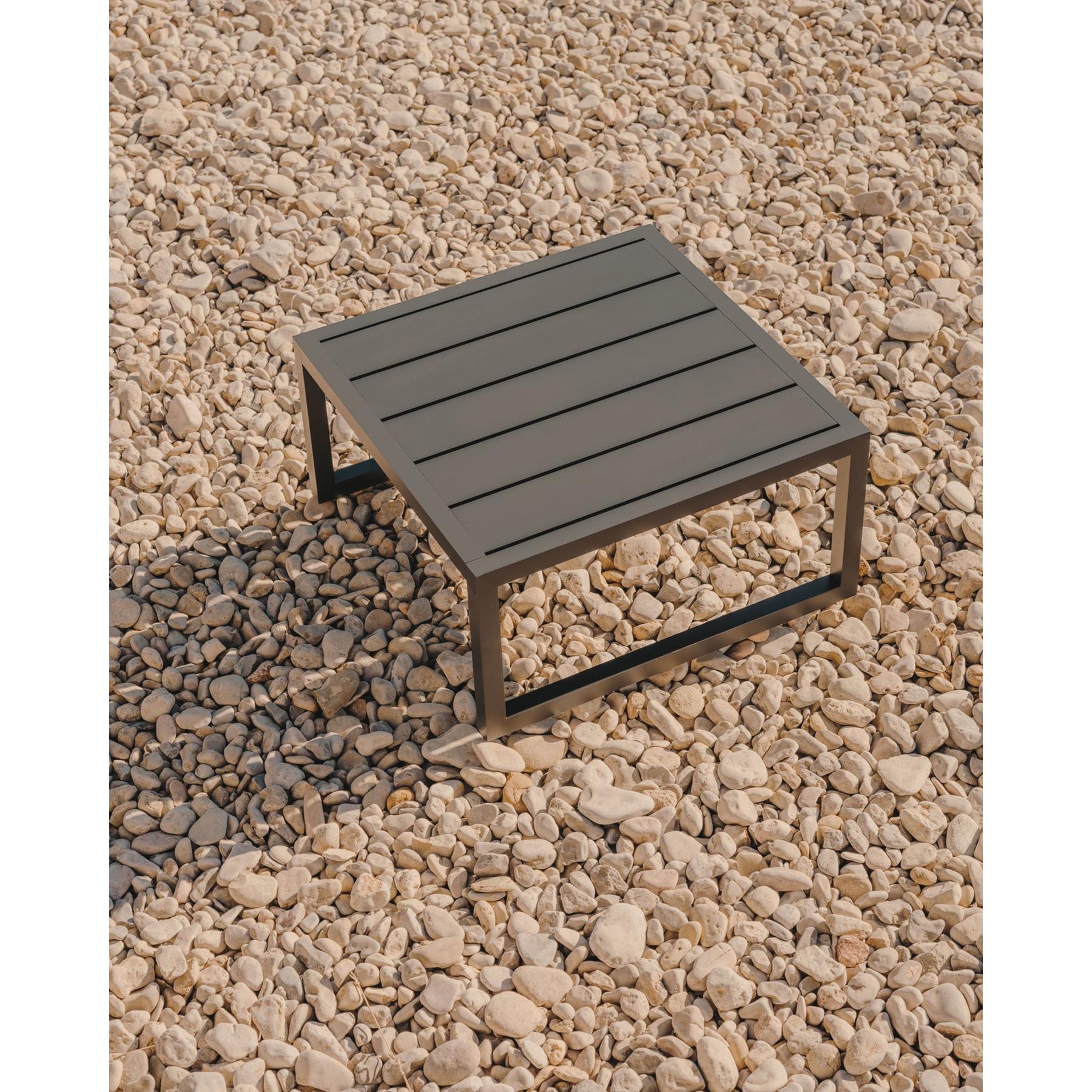 Kave Home - Comova bijzettafel voor buiten in zwart aluminium 60 x 60