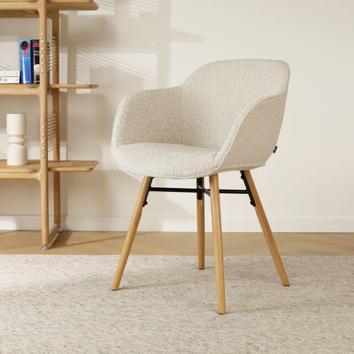 Nolon Nena-Mare Eetkamerstoel Bouclé Beige - Armleuning - Houten Poten