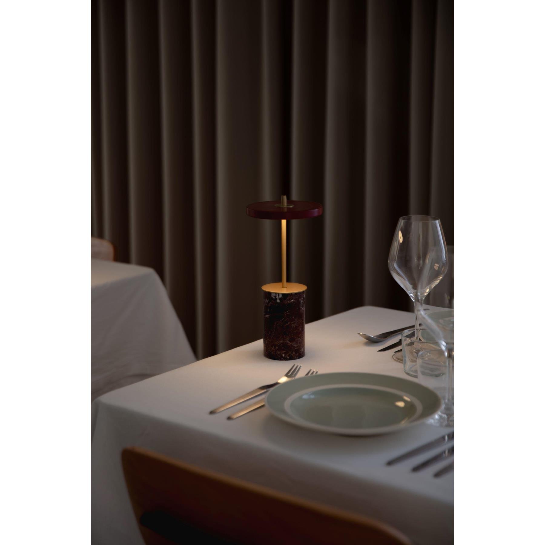 Umage Asteria Move Mini Tafellamp Oplaadbaar -  Rood Marmer