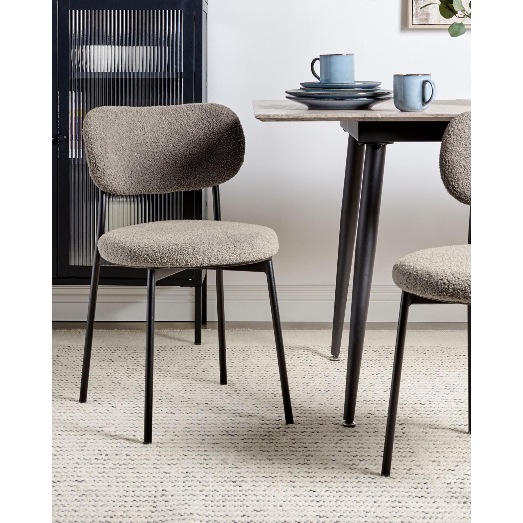 Beliani - CASEY - Eetkamerstoelen set van 2 - Taupe - Bouclé
