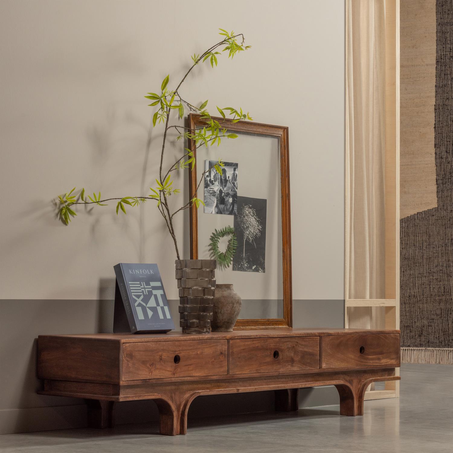 WOOOD Staes Tv-Meubel - Mangohout - Walnoot - 37x180x45