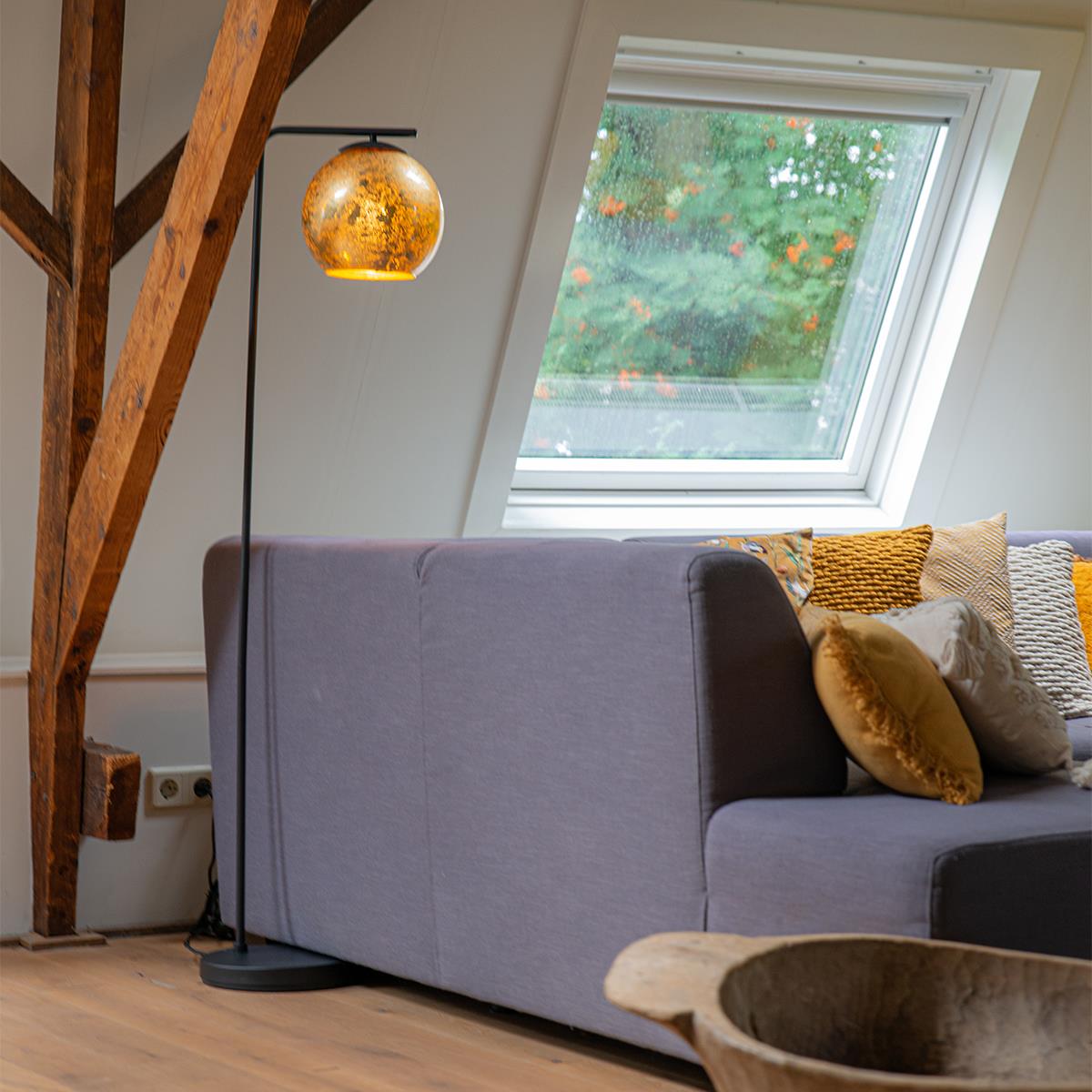 QAZQA Design vloerlamp zwart met goud glas - Bert