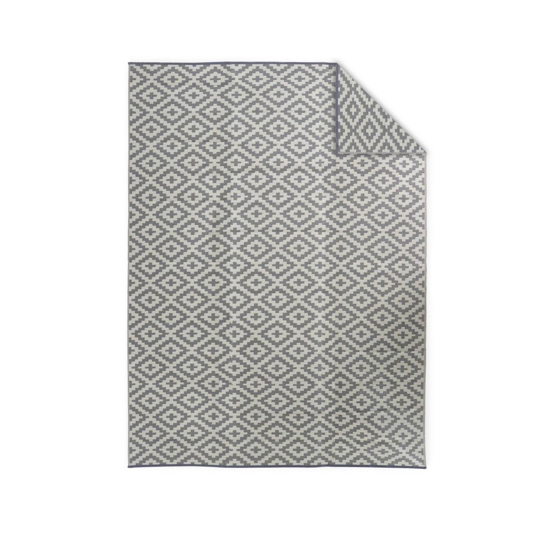 sweeek - Tapijt voor buiten met blauw|beige etnisch patroon