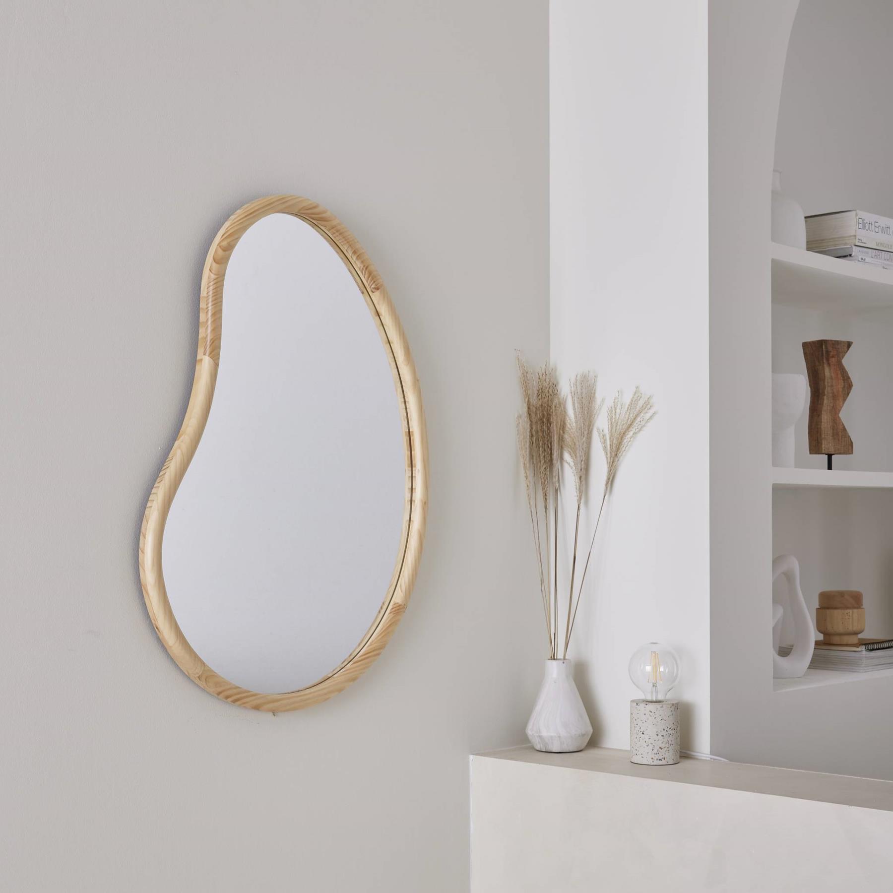 sweeek - Biologische dennenhouten spiegel, 85cm