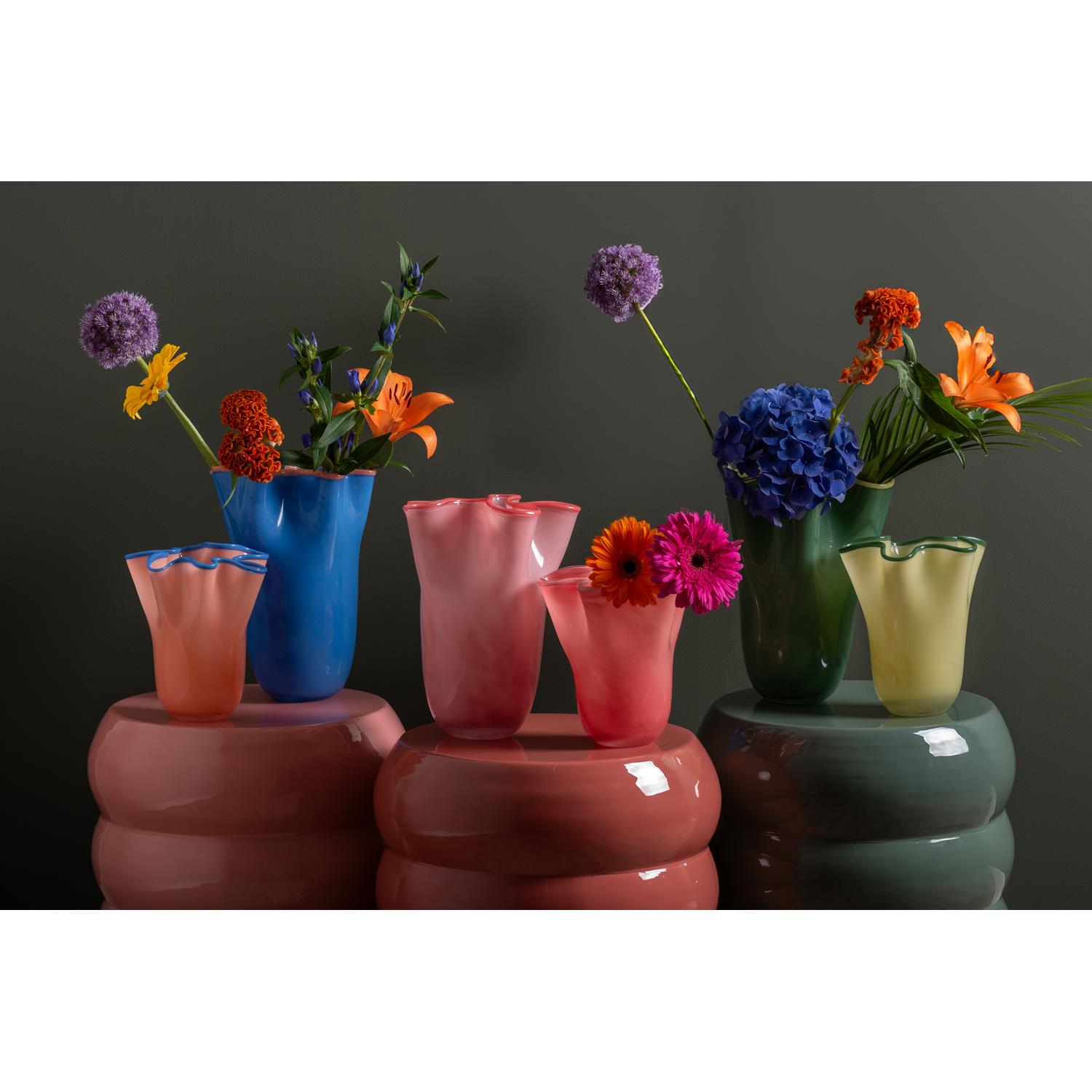 present time - Vase Ruffles Medium