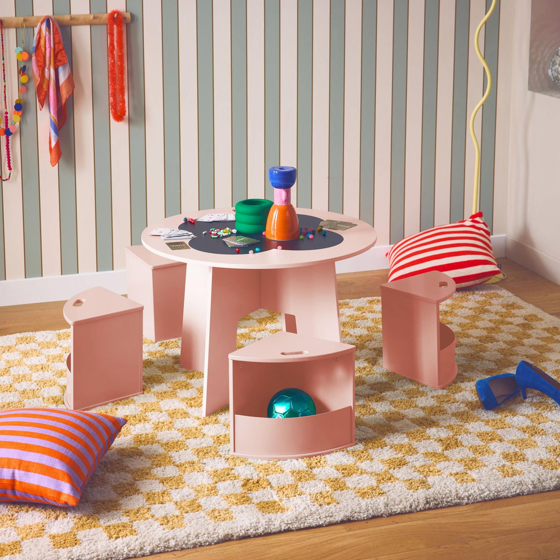 sweeek - Kindertafel en 4 stoelen met leisteen