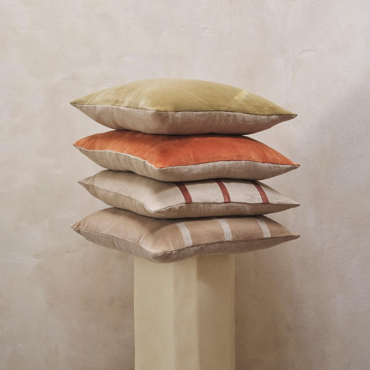 ferm LIVING Senti Sierkussen - Khaki