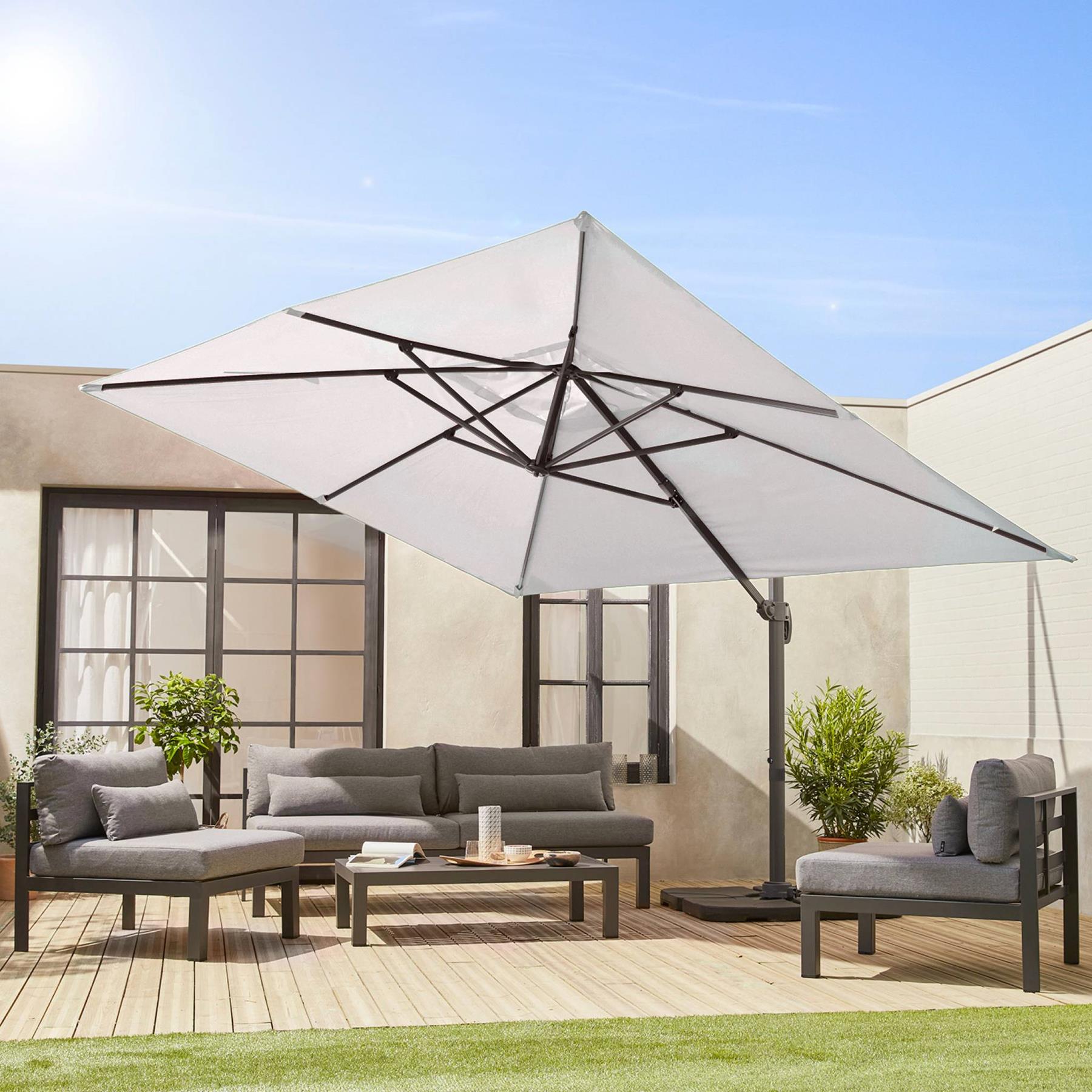 sweeek - Rechthoekige parasol 3x4m + verzwaarde tegels 50x50cm