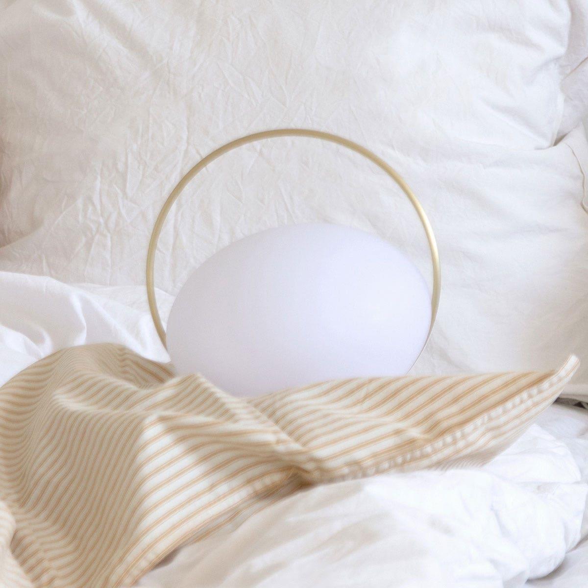 Umage Orbit draagbare LED tafellamp wit - Ø 19,5 cm