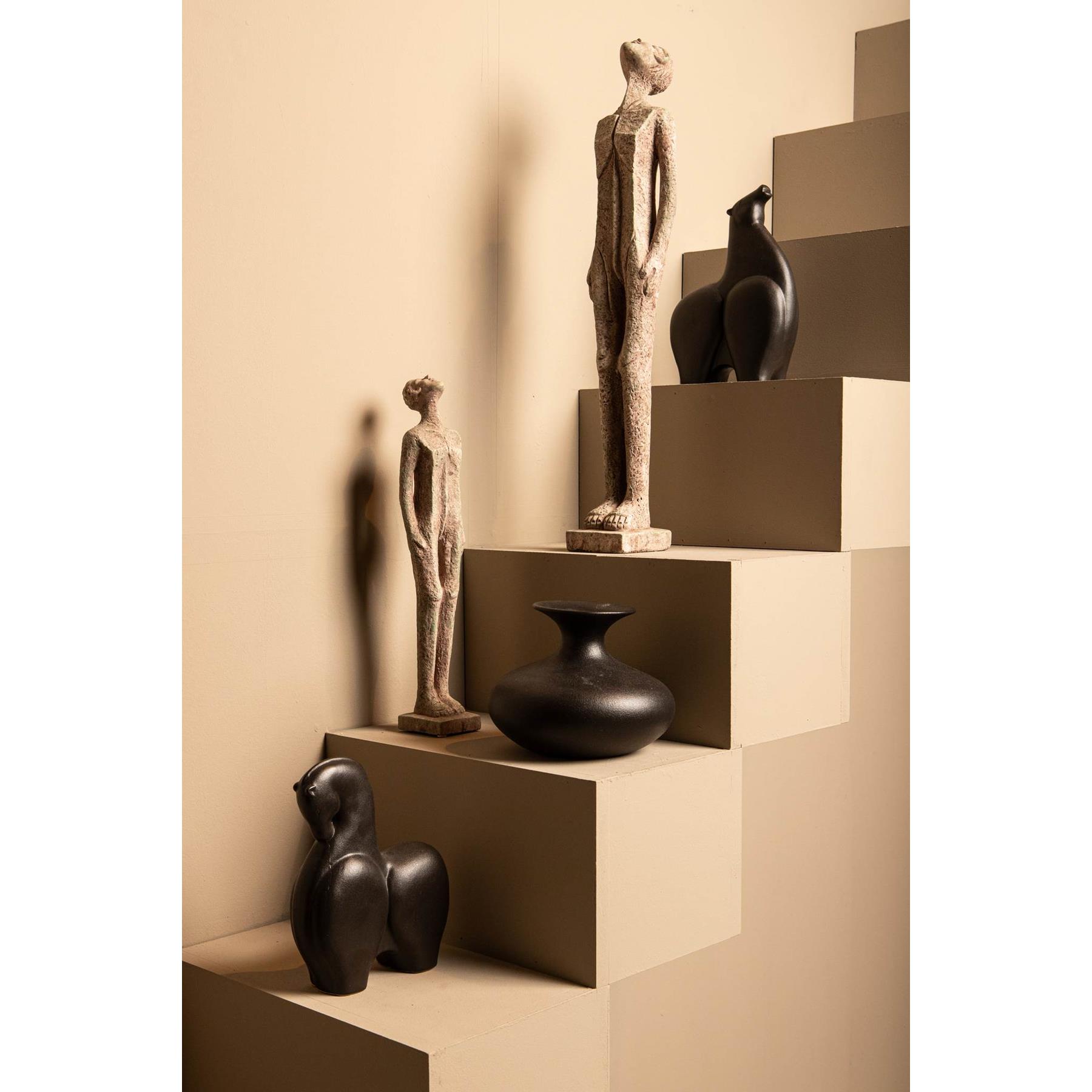PTMD Lyndsay Black round shaped ceramic pot bulb low