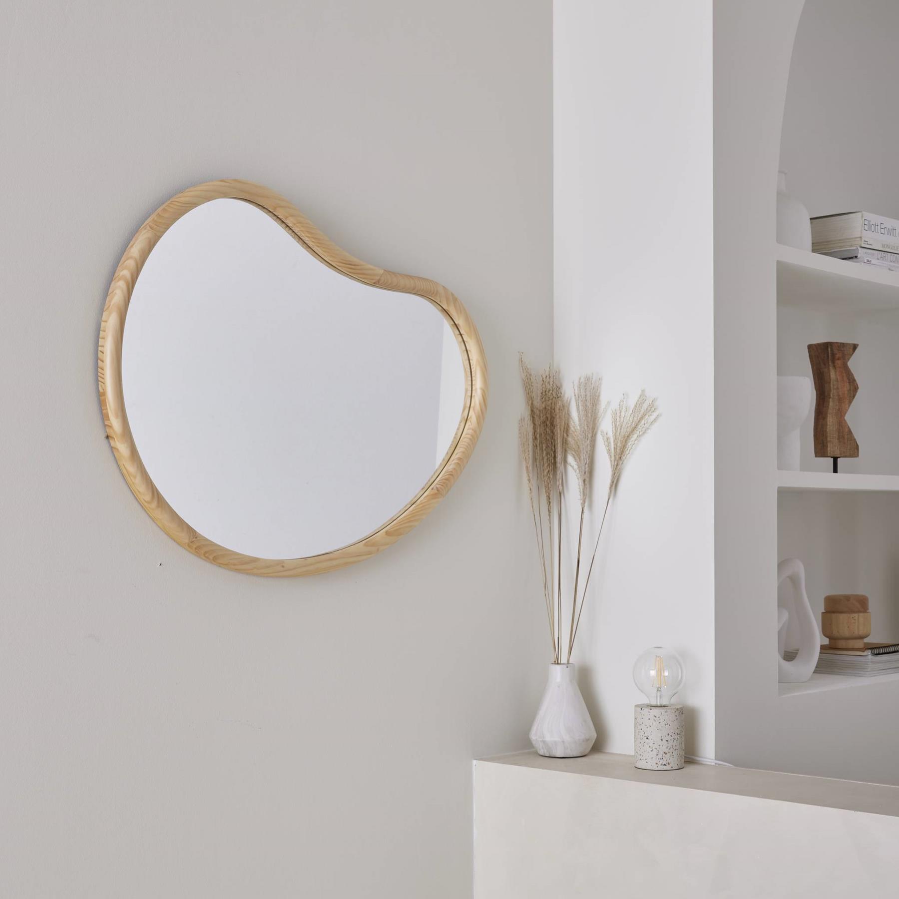 sweeek - Biologische dennenhouten spiegel, 85cm