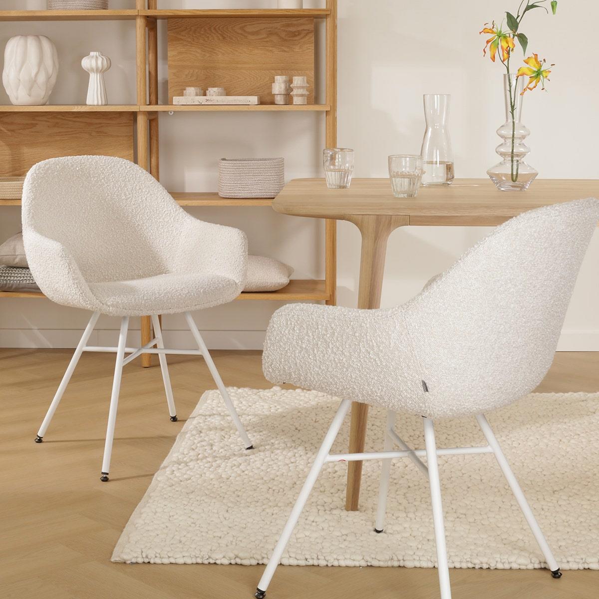 Nolon Noa-Mae Eetkamerstoelen Set van 2 - Bouclé Beige - Witte Poten