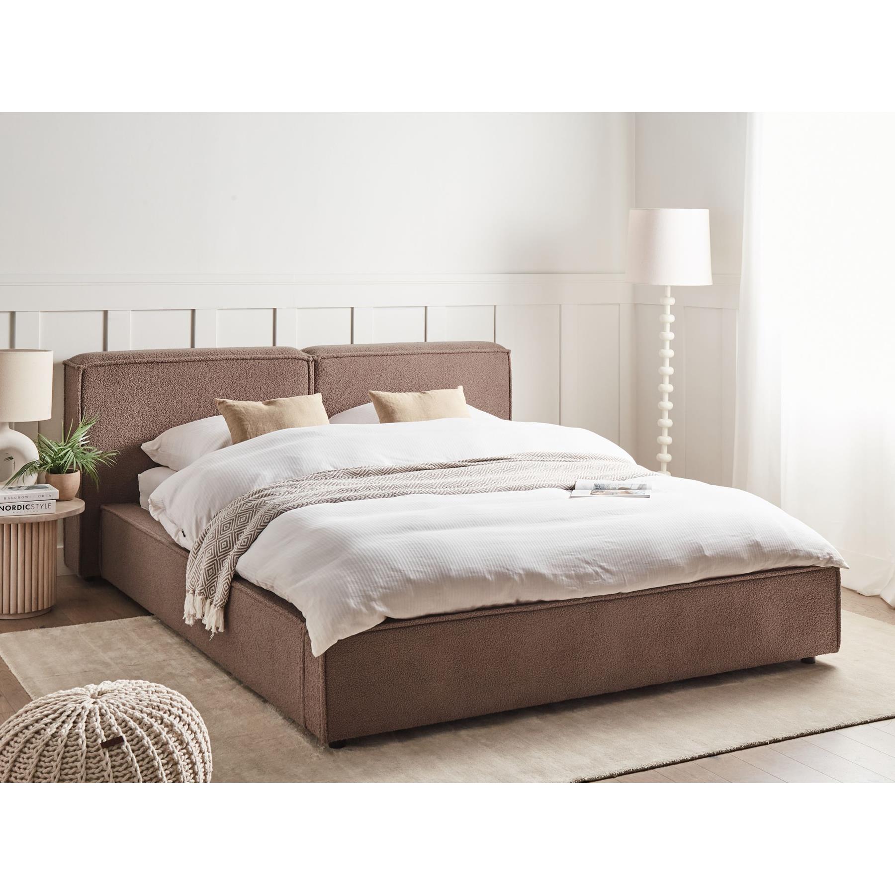 Beliani - LINARDS - Bed - Tweepersoonsbed - 180 x 200 cm - Bouclé