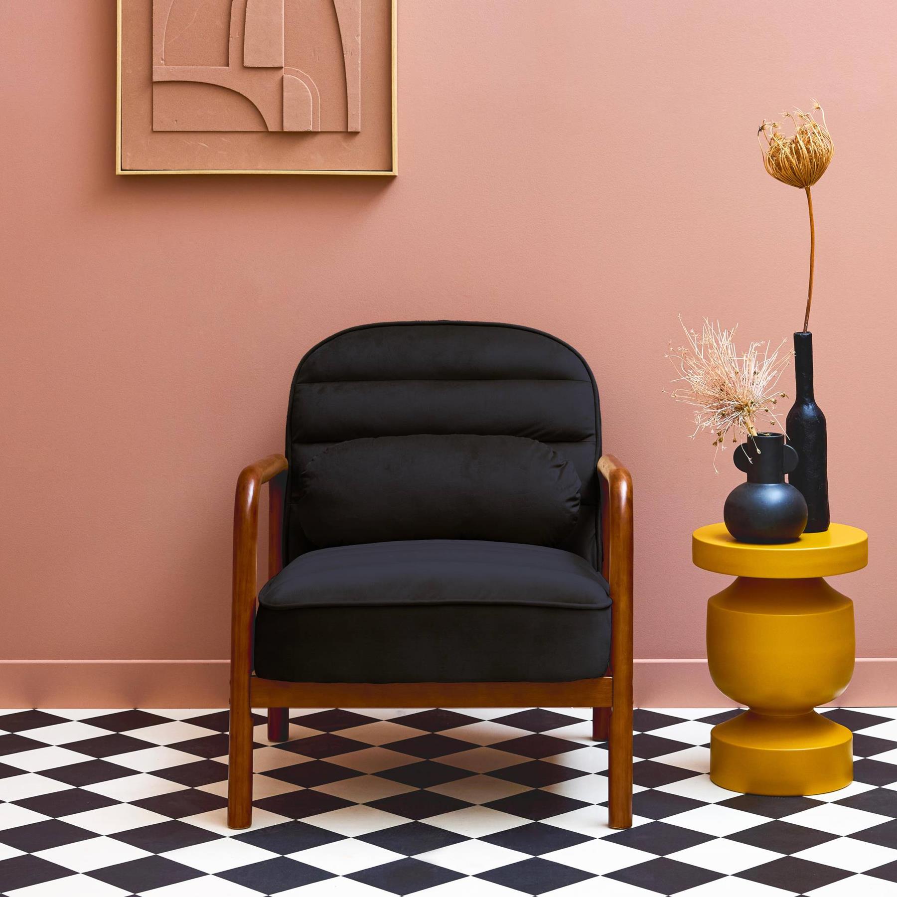 sweeek - Scandinavische fauteuil in met walnoot gebeitst heveahout en