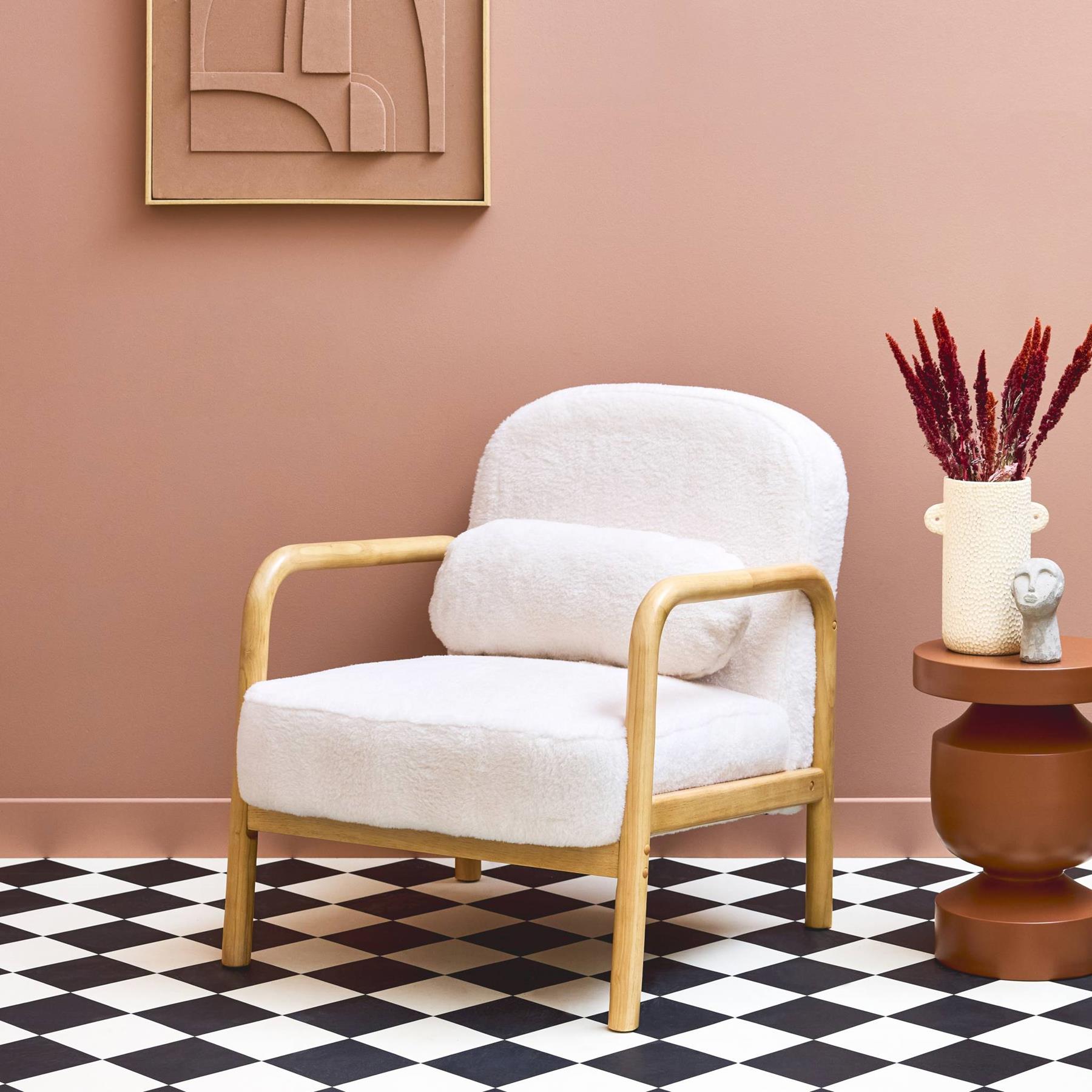 sweeek - Scandinavische ronde fauteuil in heveahout en stof met