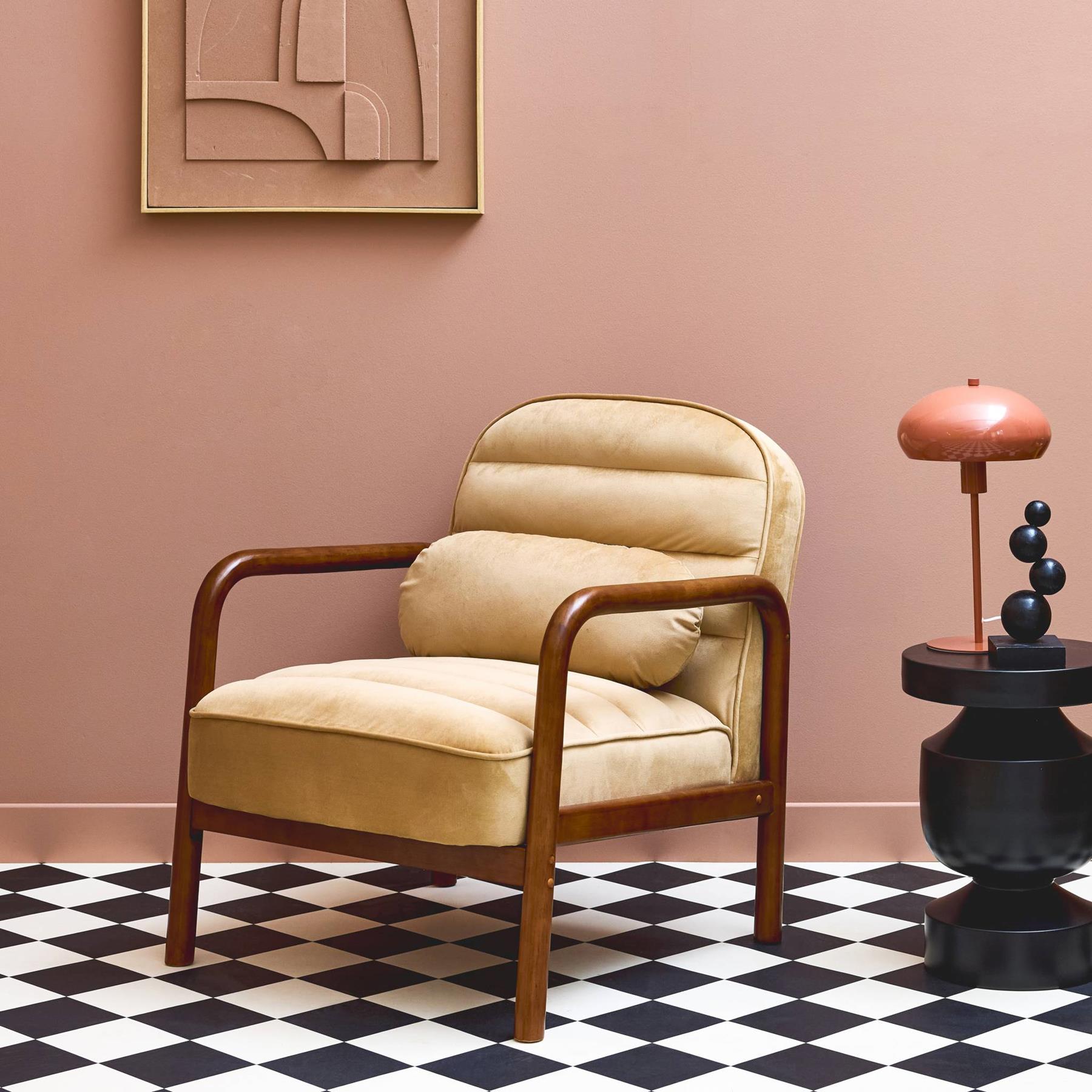 sweeek - Scandinavische fauteuil in met walnoot gebeitst heveahout en