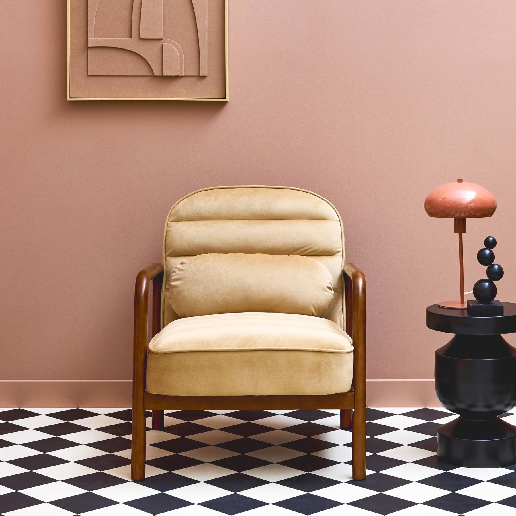sweeek - Scandinavische fauteuil in met walnoot gebeitst heveahout en