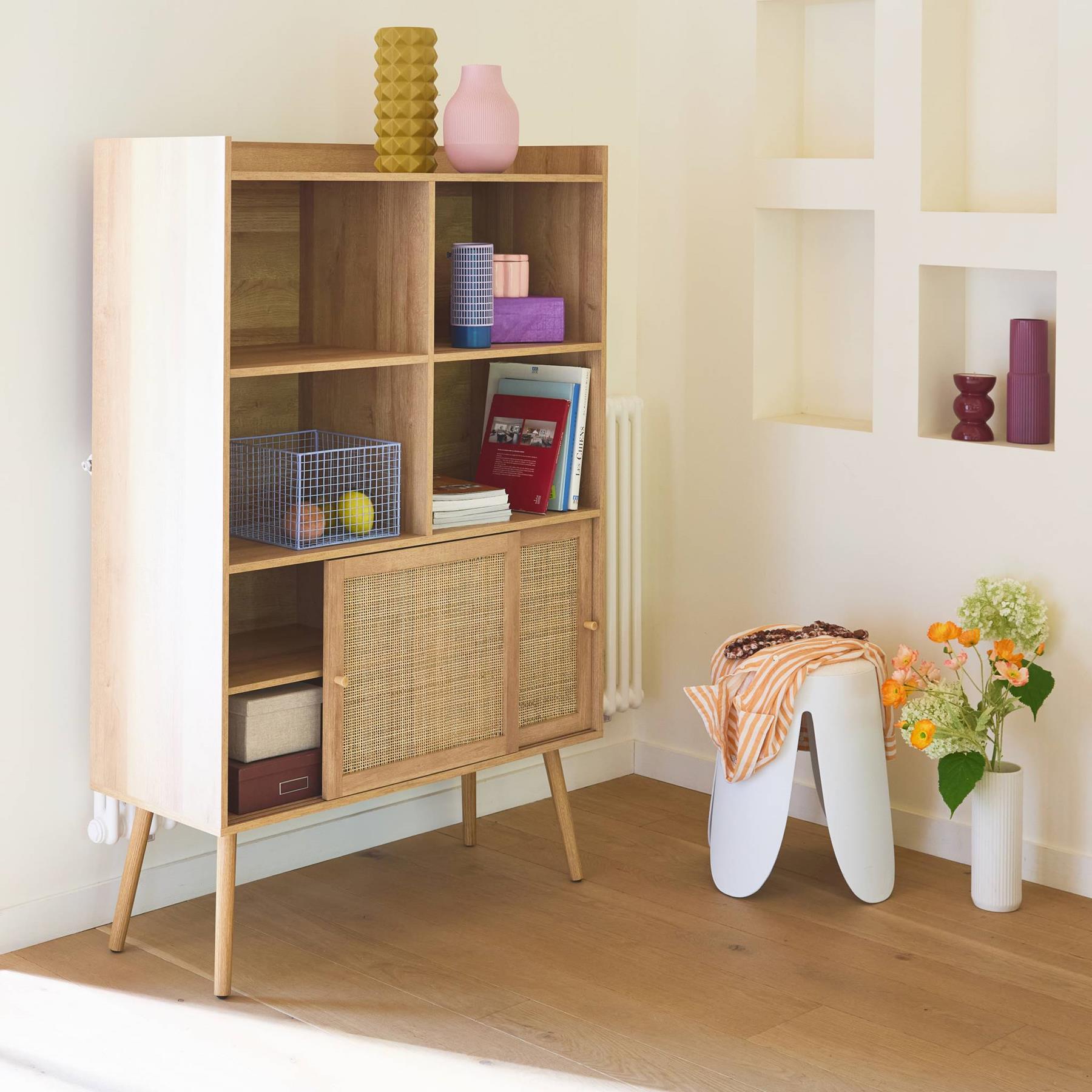 sweeek - Boekenkast 5 planken, schuifdeuren, effect hout en rotan