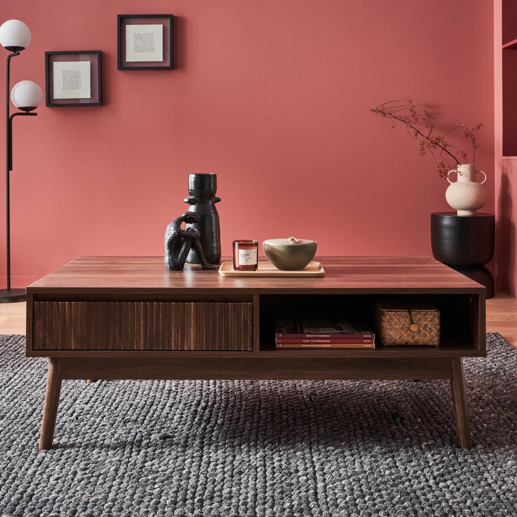sweeek - Salontafel in walnootkleurig hout, linear, L 110 x B 59 x H
