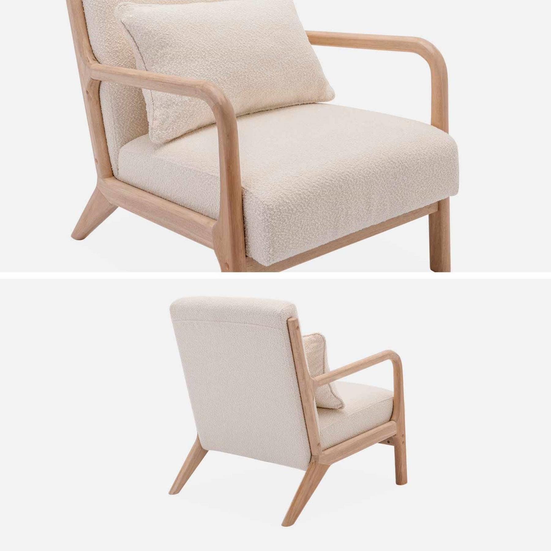sweeek - Scandinavische fauteuil in hout en witte boucléstof