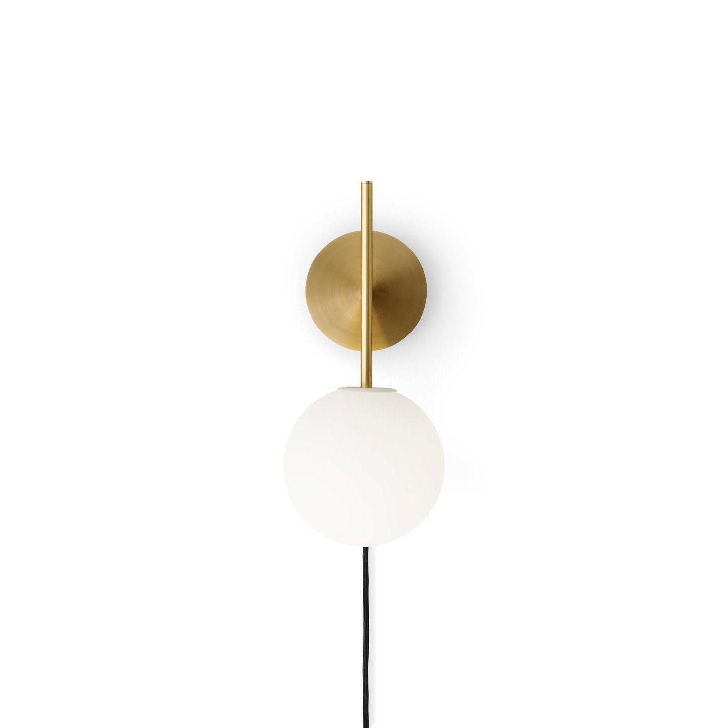 Audo Copenhagen TR Bulb Suspended wandlamp messing