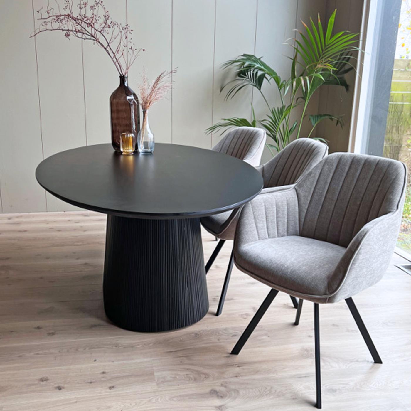 Old Inn - Eetkamertafel Rome ovaal 160cm zwart
