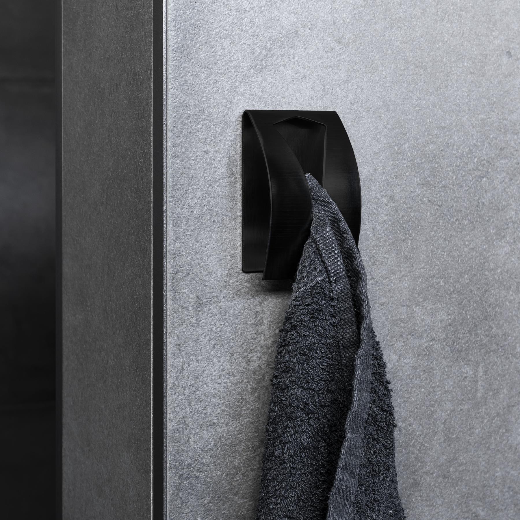 QUVIO Handdoekenhouder plakstrip RVS - Zwart