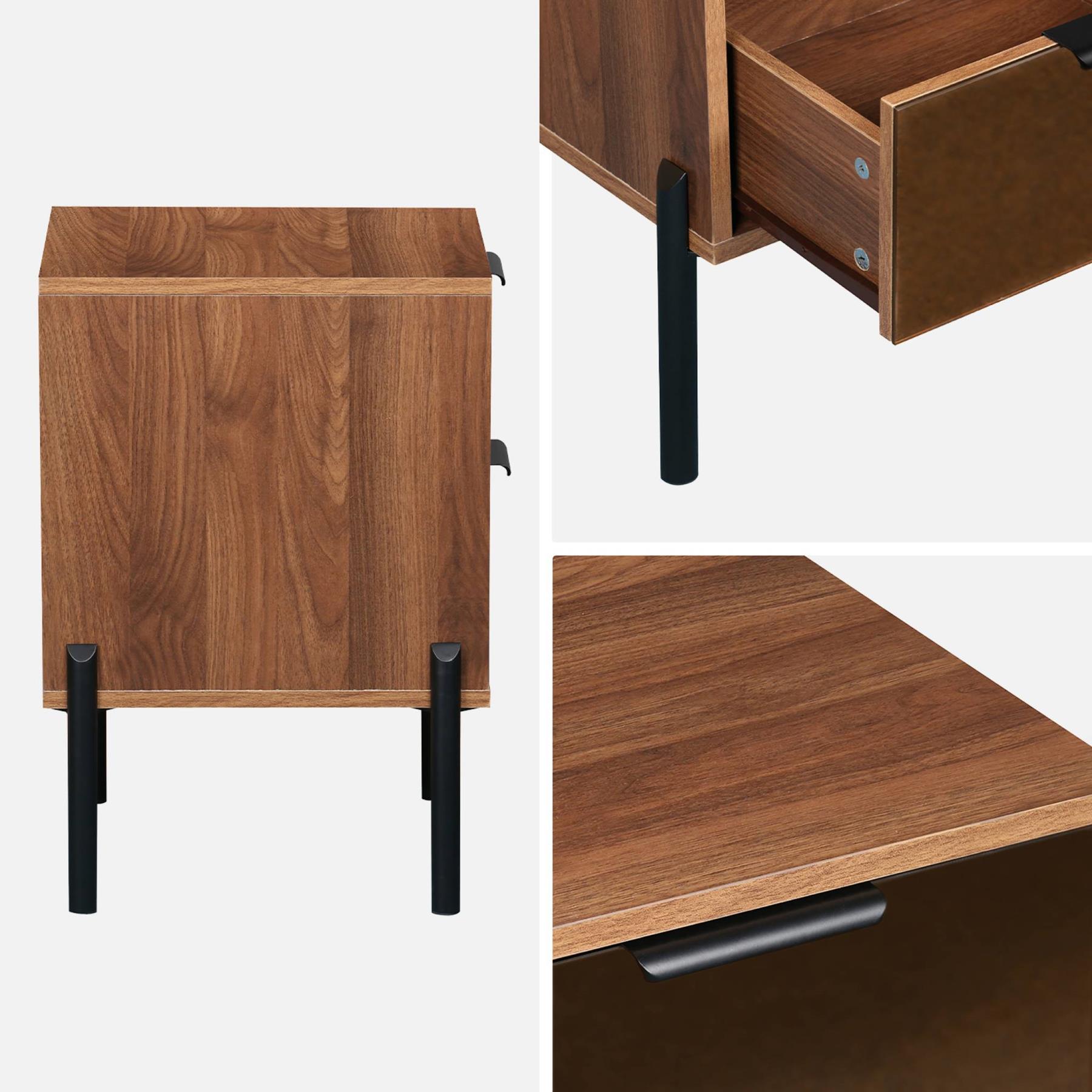 sweeek - Vintage nachtkastje met 2 laden, houteffect en rookkleurig