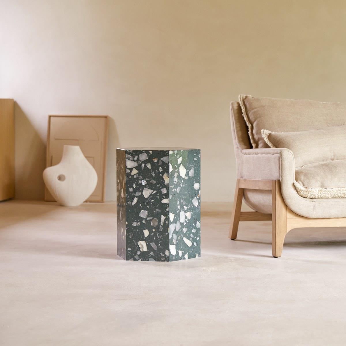 Tikamoon - Zoé-hocker van zwarte premium terrazzo