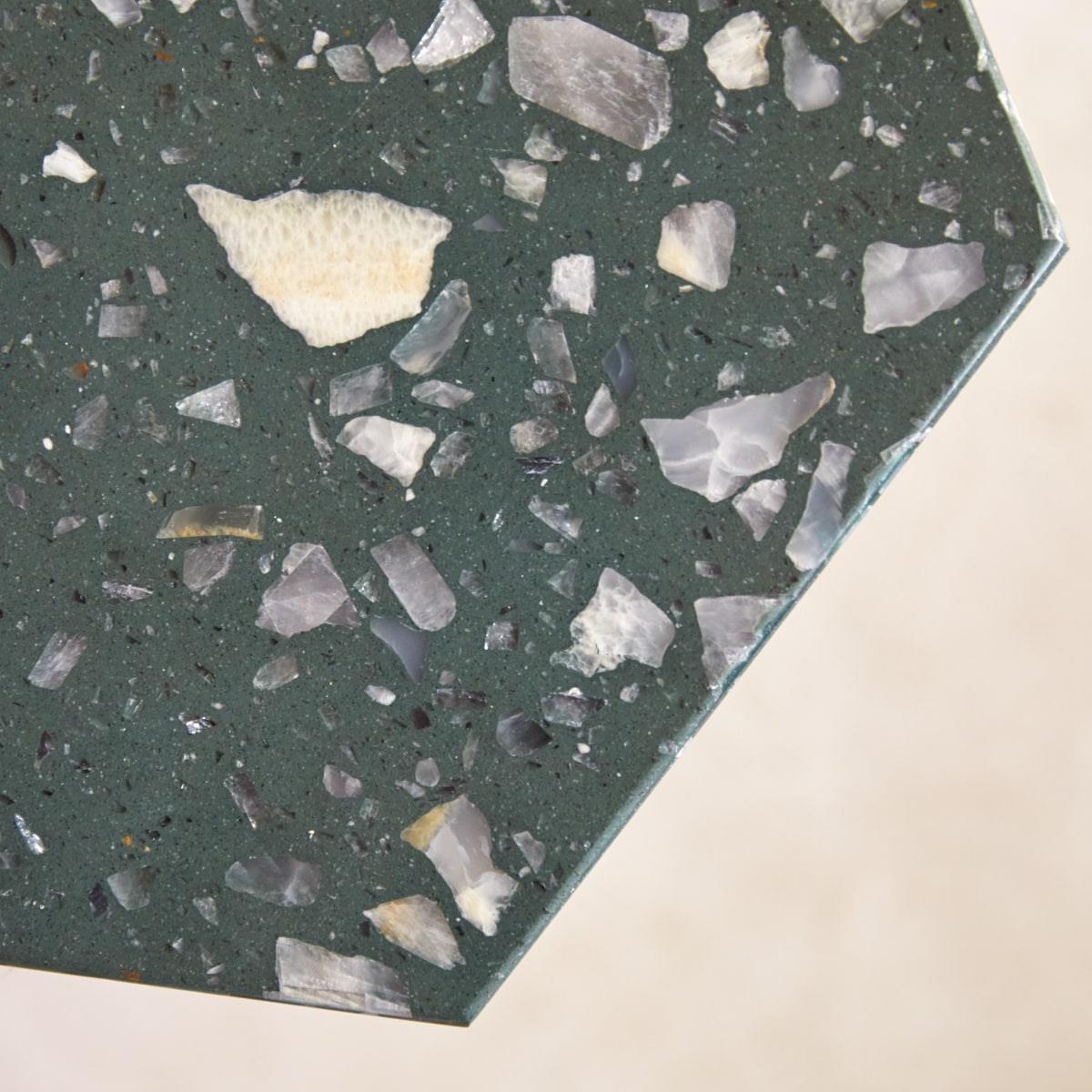 Tikamoon - Zoé-hocker van zwarte premium terrazzo