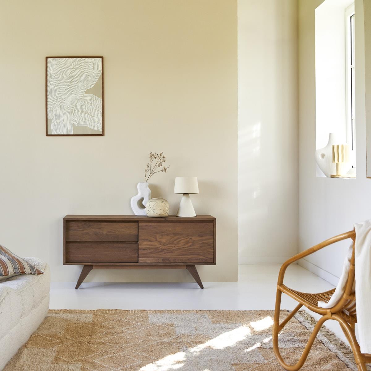 Tikamoon - Esmée - Tv-meubel van massief notenhout 130 cm kopen? Shop bij fonQ!