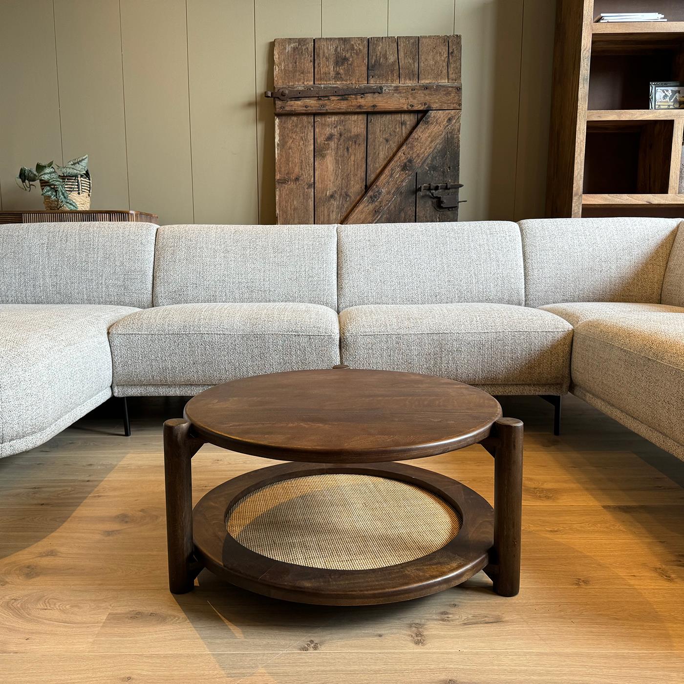 Old Inn - Mango salontafel walnoot met rotan rond 75 cm