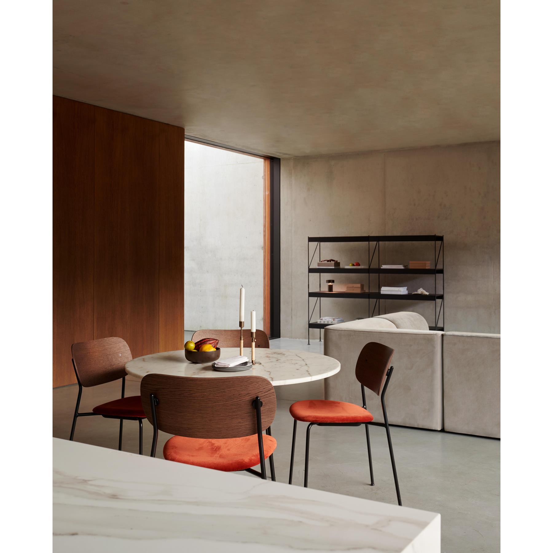 Audo Copenhagen Co eetkamerstoel gestoffeerd Re-wool 0198 zwart
