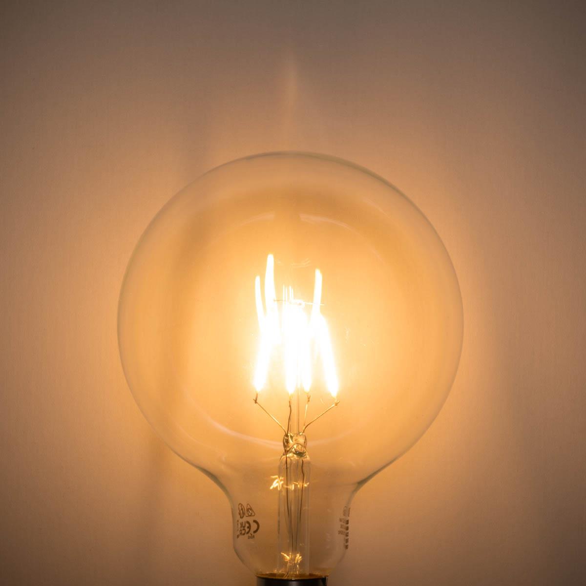 LUEDD E27 dimbare LED spiraal filament G125 5W 450 lm 2200K