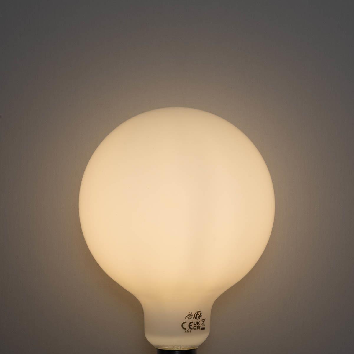 LUEDD E27 3-staps dimbaar LED lamp opaal G125 4W 450 lm 3000K