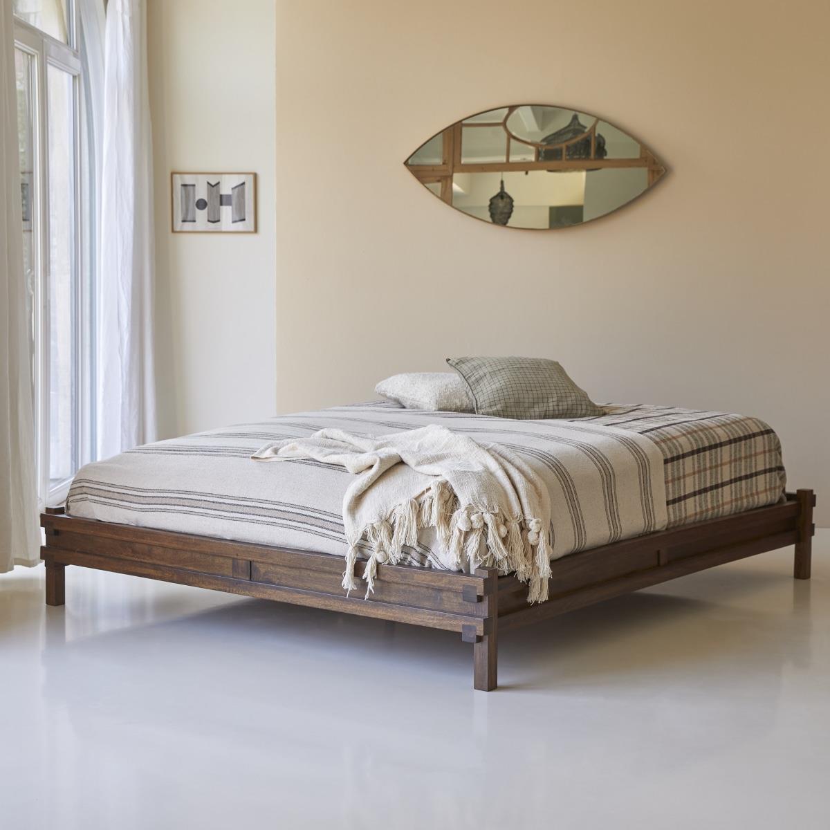 Tikamoon - Arko - Bed van massief mangohout bed 160 x 200 cm