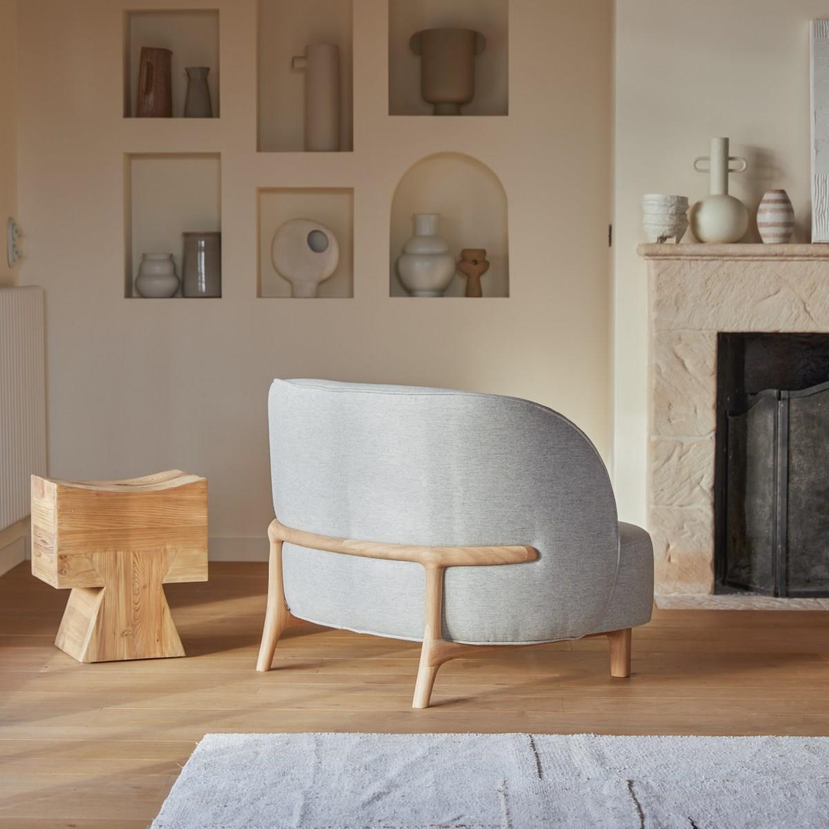 Tikamoon - Hoya - Fauteuil in massief eiken en grijze stof