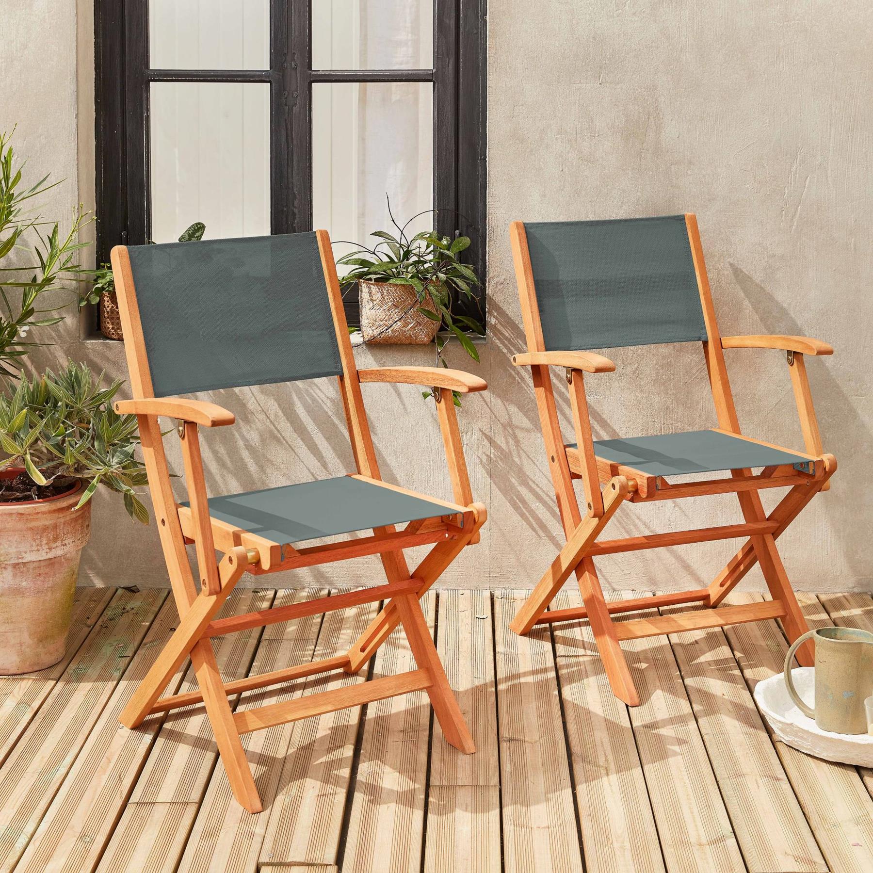 sweeek - Set van twee houten armstoelen