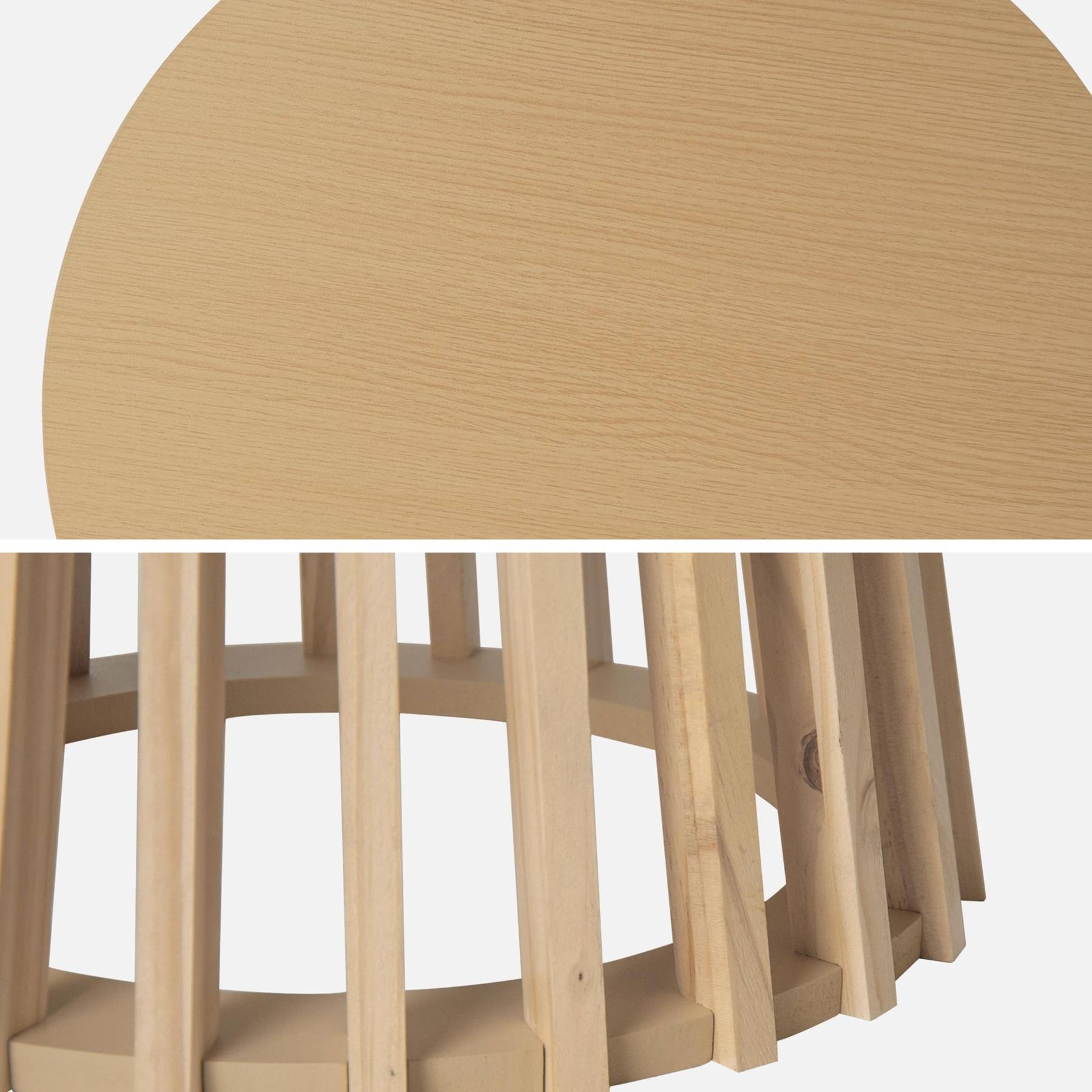 sweeek - Eettafel met houteffect, sparrenhouten poten, 4 zitplaatsen