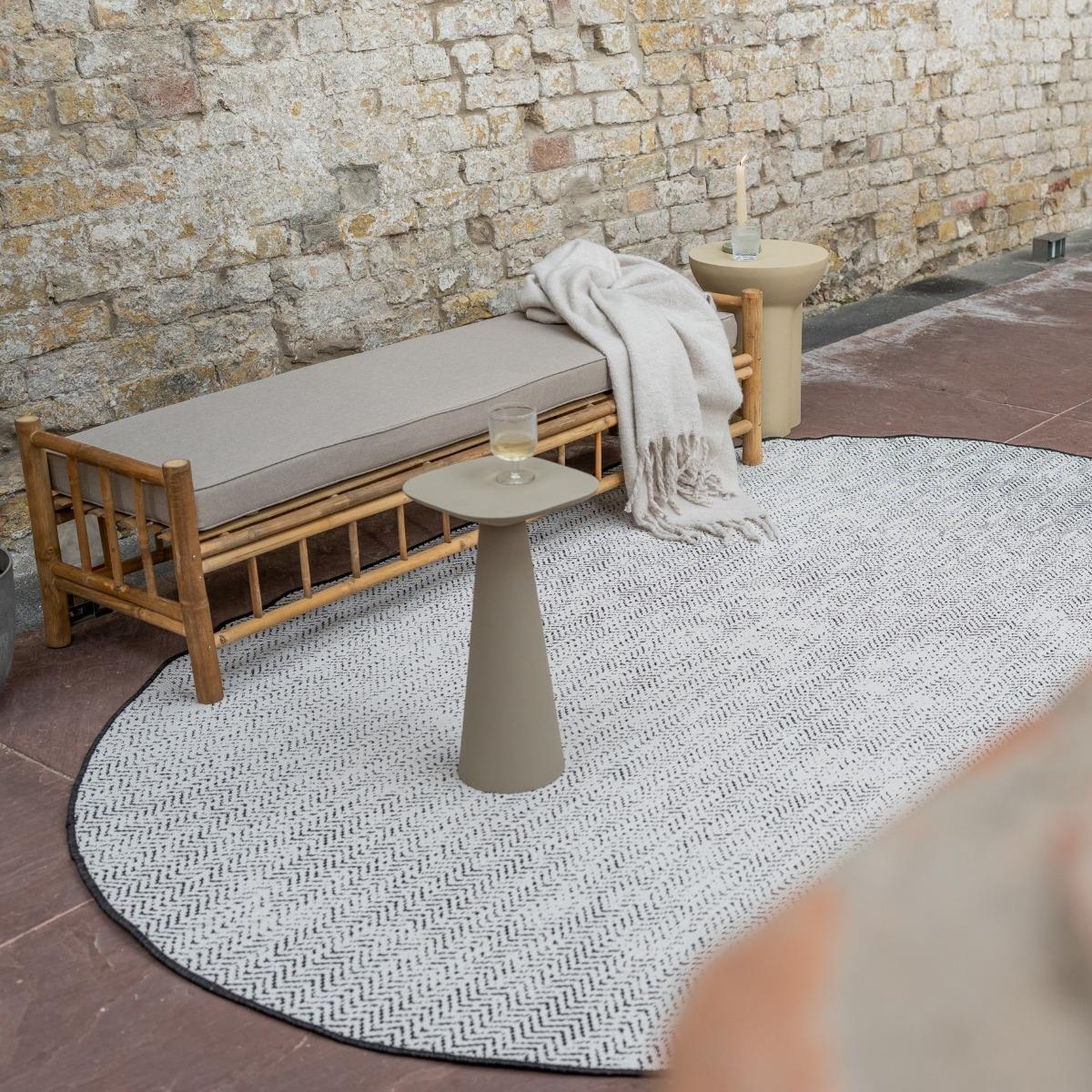 Interieur05 Buitenkleed Dahl Zwart Ovaal 160x230cm