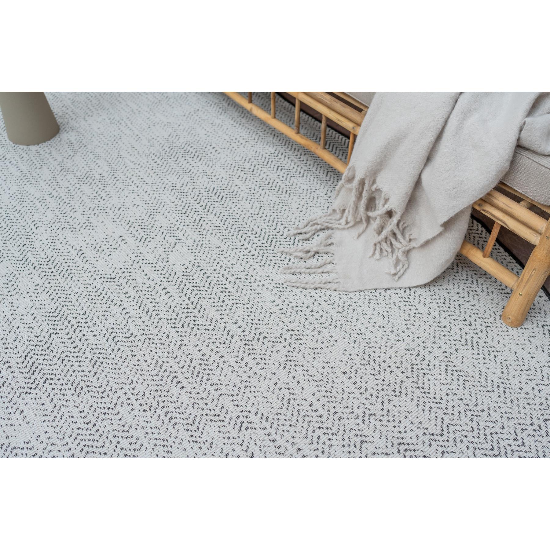 Interieur05 Buitenkleed Dahl Zwart Ovaal 160x230cm