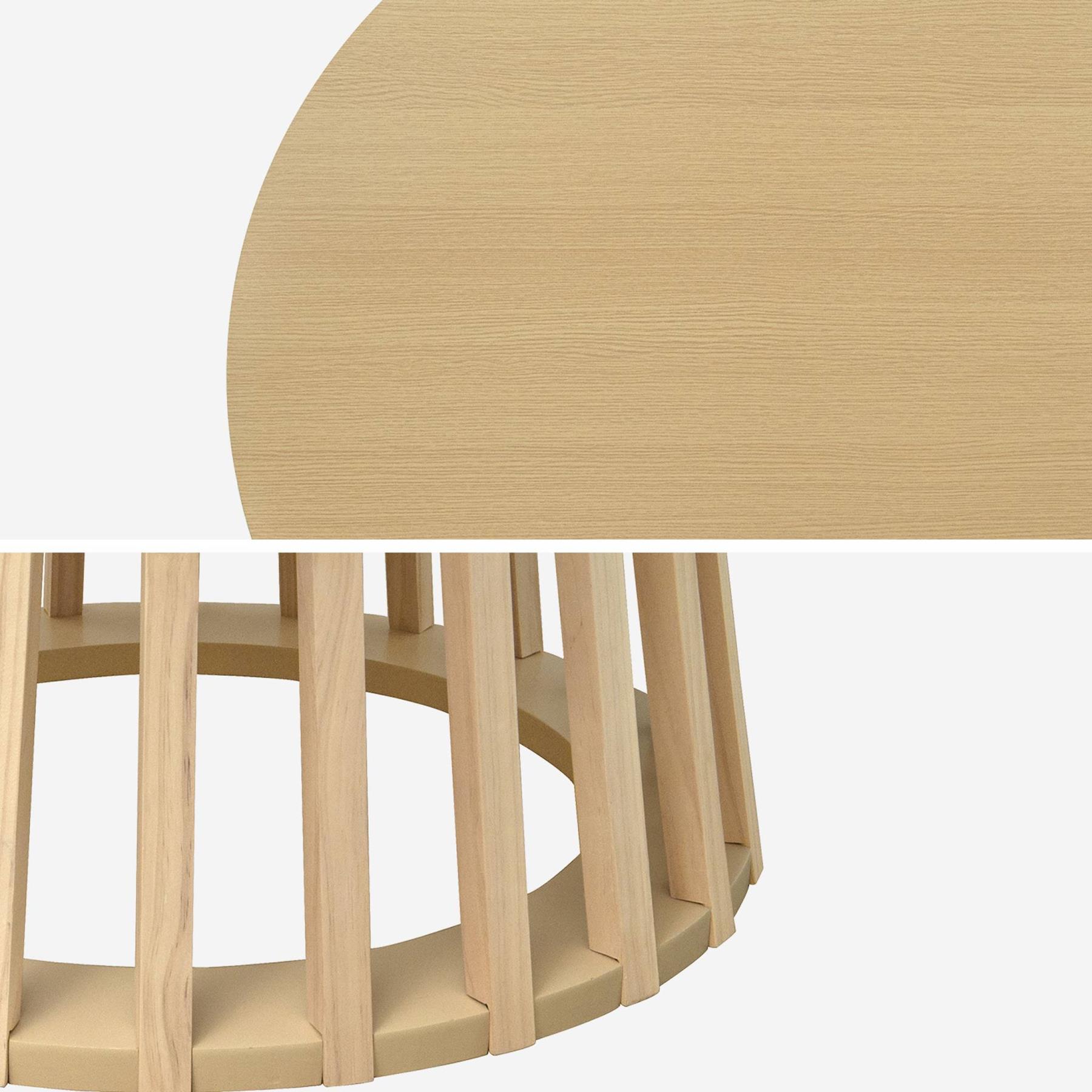 sweeek - Eettafel met houteffect, sparrenhouten poten, 4 zitplaatsen