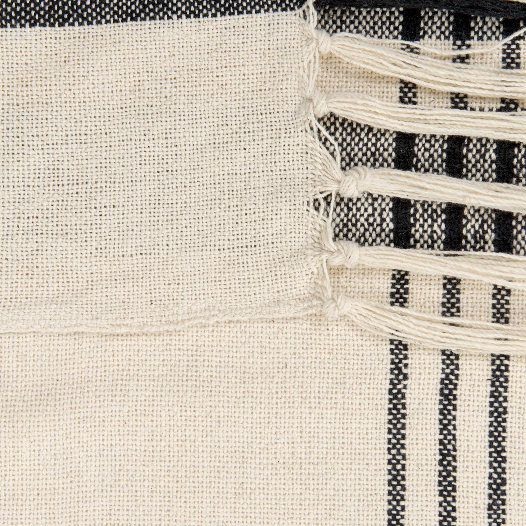 Beliani - YUVALI - Plaid - Gebroken wit - Polyester