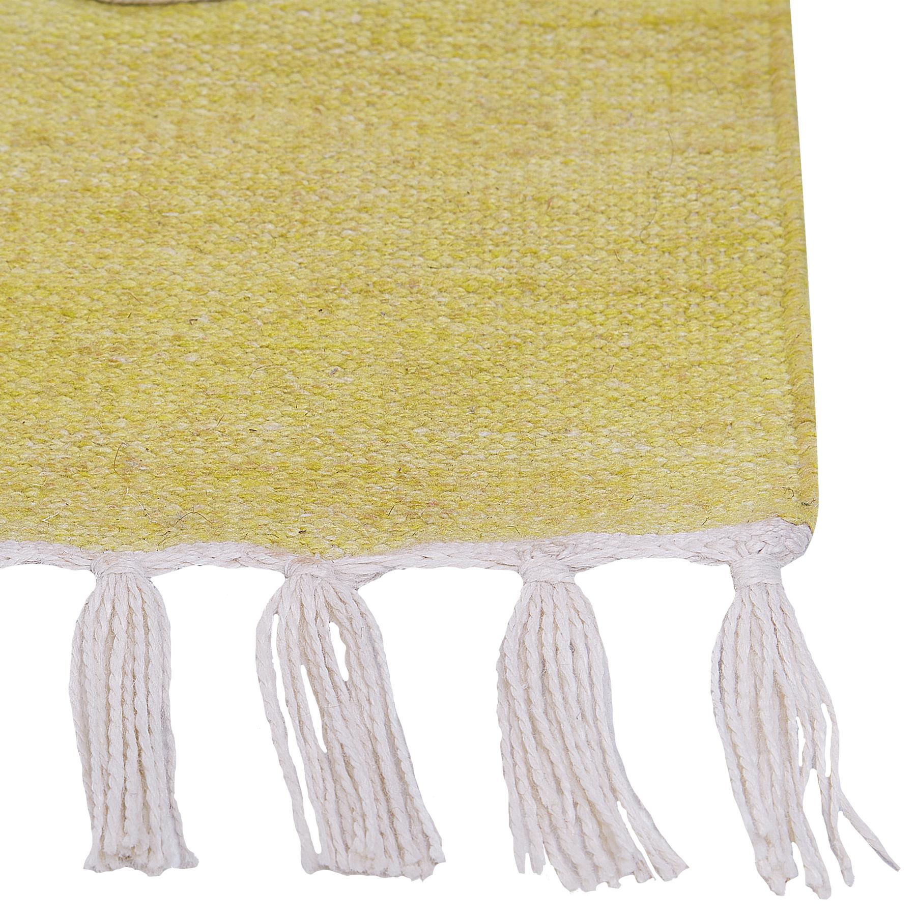 Beliani - YAVU - Vloerkleed - Geel - 140 x 200 cm - Polyester