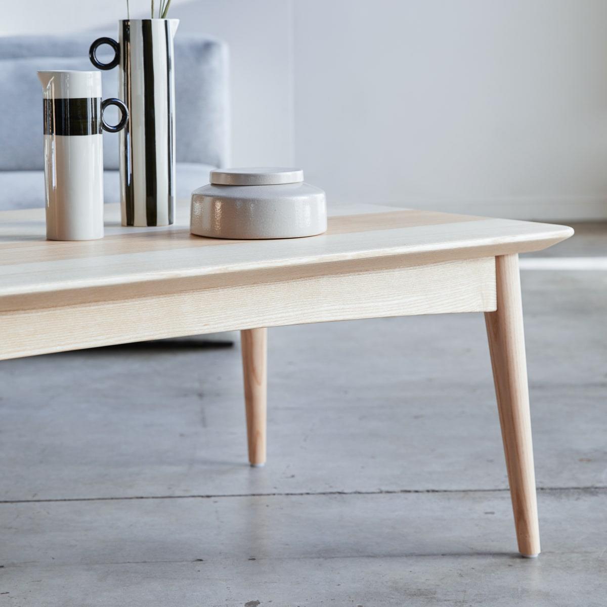 Tikamoon - Josef - Salontafel van massief Frans essenhout
