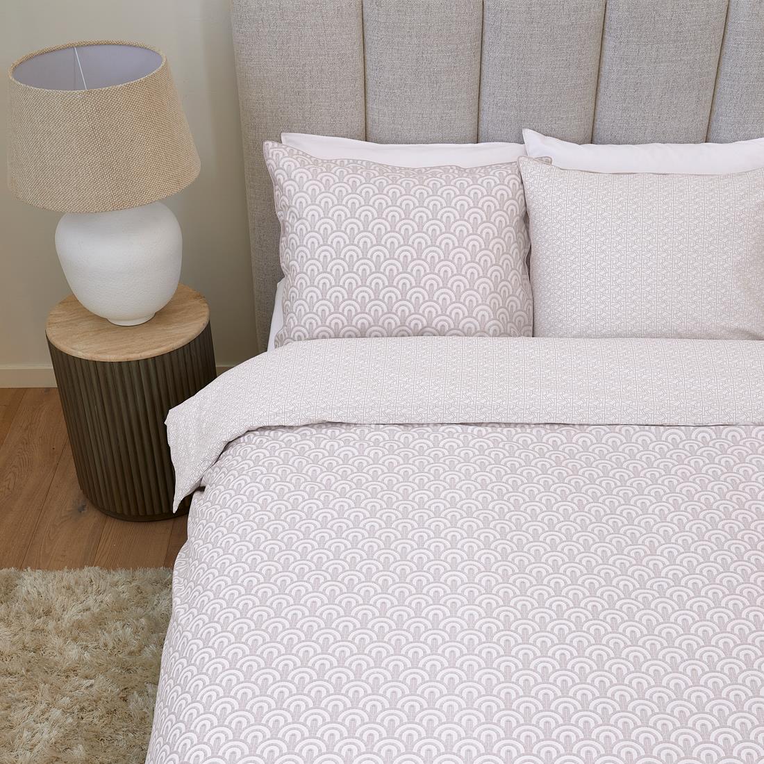 Riviera Maison - RM Arched soft pink 240x200|220 - Roze