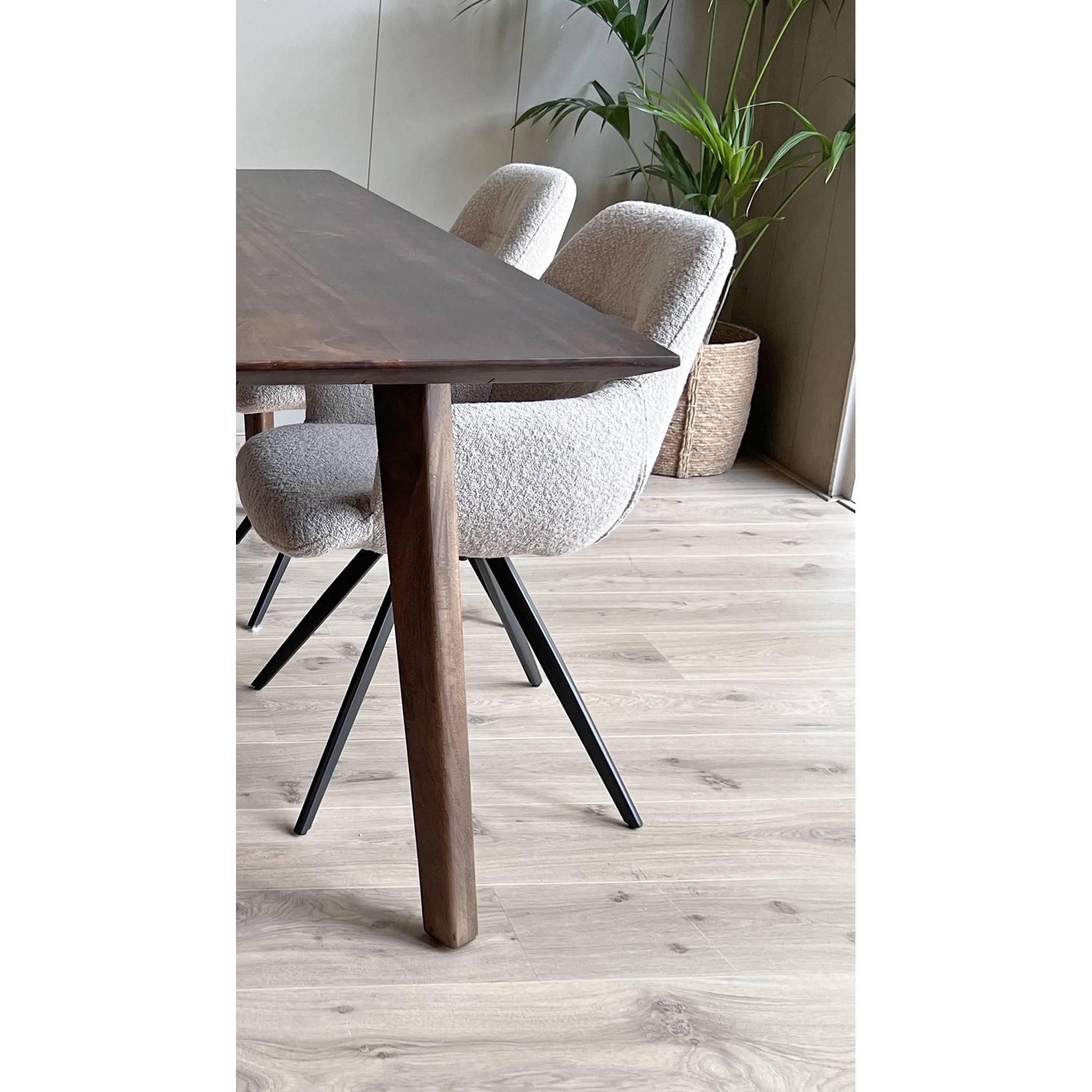 Old Inn - Eetkamertafel Mango walnoot met houten poot 240x100cm